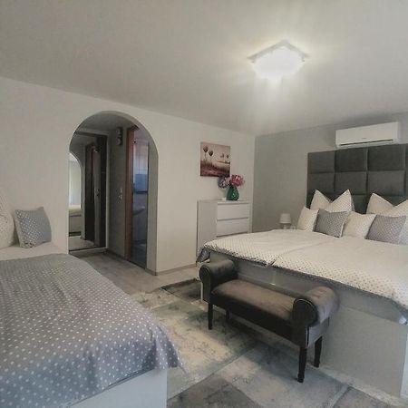 Bed and Breakfast Anna Panzio Herend Екстер'єр фото